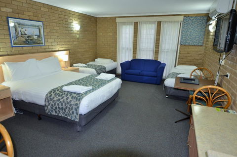 Tropicana Motor Inn - Perths Hotel 9
