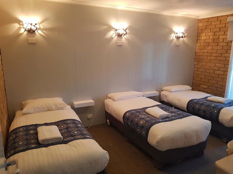 Tropicana Motor Inn - Perths Hotel 34