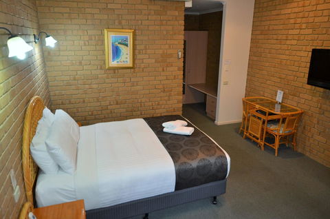 Tropicana Motor Inn - Perths Hotel 8