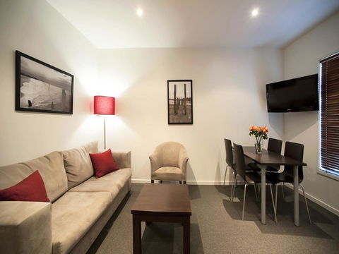 The Waves Apartments - Perths Hotel 6