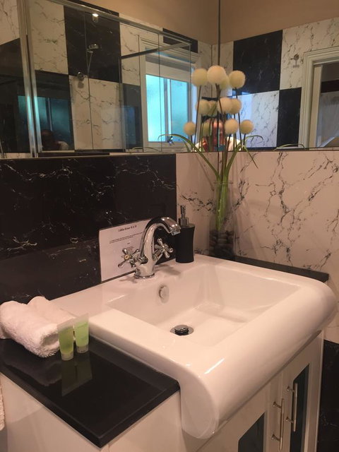 Little River Bed And Breakfast - Perths Hotel 21