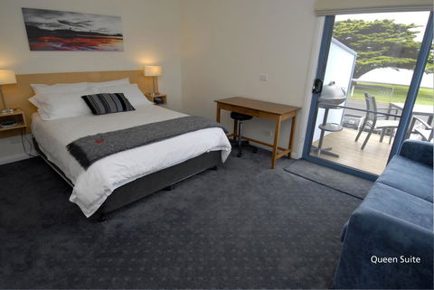 Seascape Accommodation - Perths Hotel 10