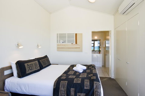 Lornebeach Apartments - Perths Hotel 24