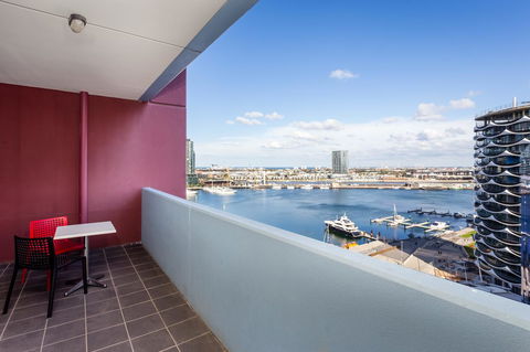 Accent Accommodation@Docklands - Perths Hotel 1