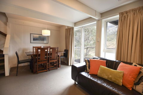 Maisonettes Falls Creek - Perths Hotel 3