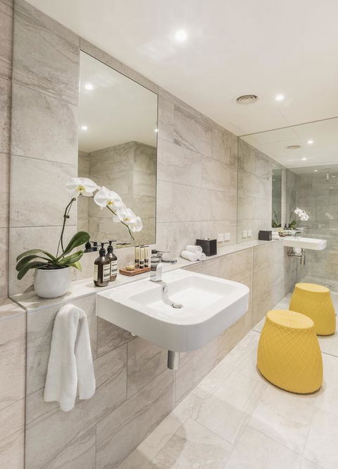 Quay West Suites Melbourne - Perths Hotel 4
