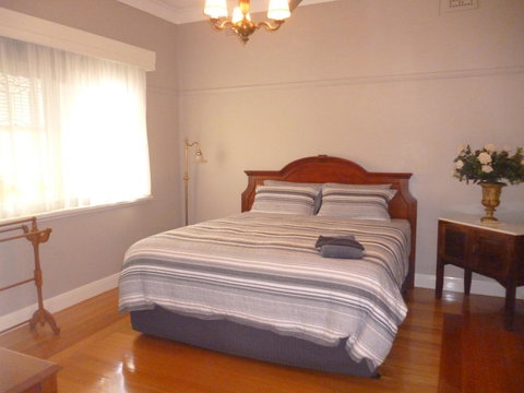 HogmortHomes Neale Street - Perths Hotel 2