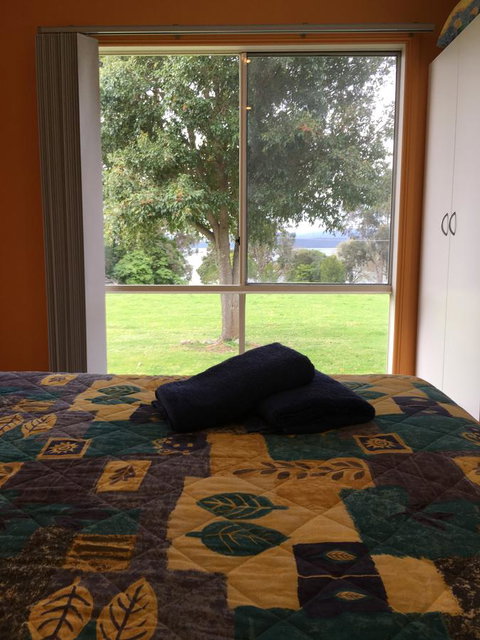Lakeside At Mallacoota - Perths Hotel 23