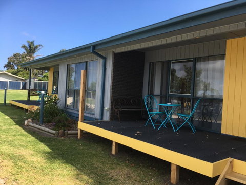 Lakeside At Mallacoota - Perths Hotel 20