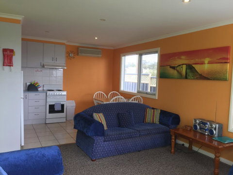 Lakeside At Mallacoota - Perths Hotel 4