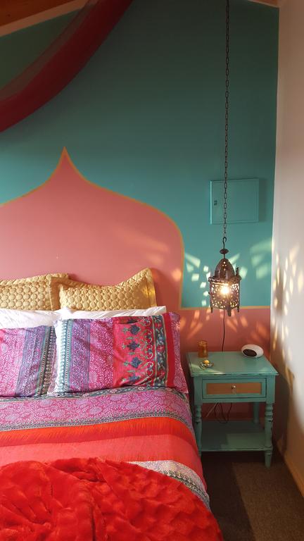 The Bohemian Art Studio - Perths Hotel 3