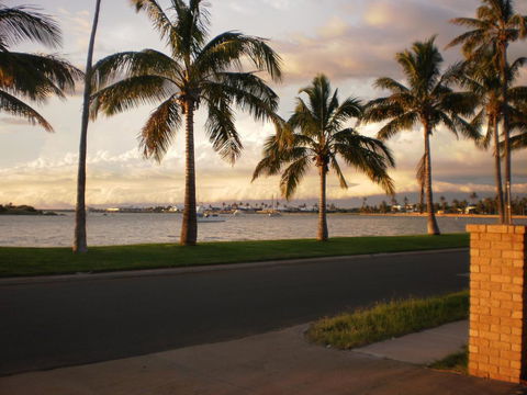 The Carnarvon Luxury Canal Home - Perths Hotel 1