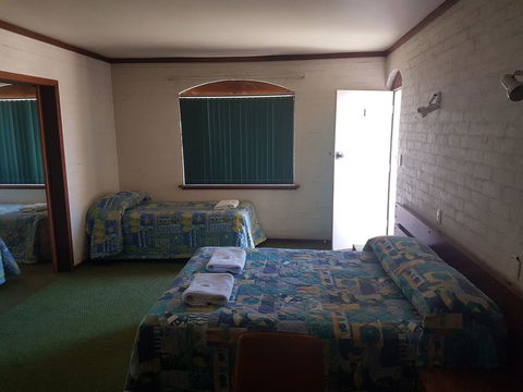 The Club Hotel - Perths Hotel 3