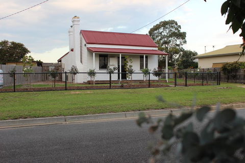 The Cottage - Perths Hotel 0