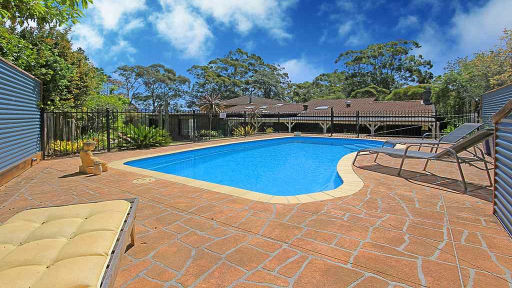 Narrawallee NSW Perths Hotel