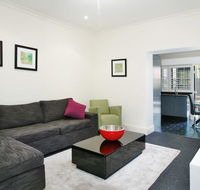 The Courtyard of St Neot - Art Deco 2BR Potts Point Apartment with Large Courtyard in Stunning Location - Perths Hotel