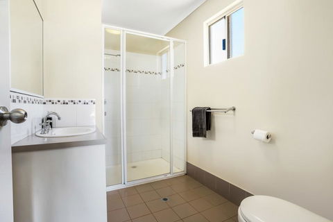 The Cove Holiday Village - Perths Hotel 2