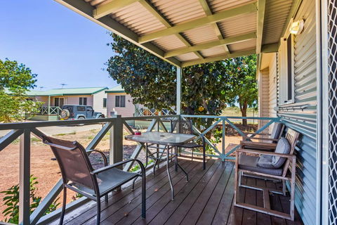 The Cove Holiday Village - Perths Hotel 3