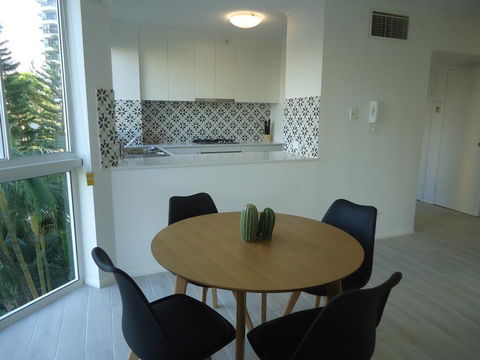 The Crest Apartments - Perths Hotel 2