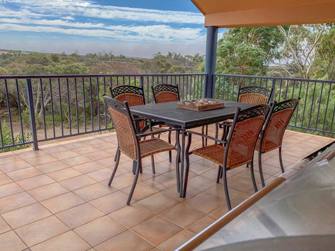 The Curly Seahorse - Perths Hotel 2