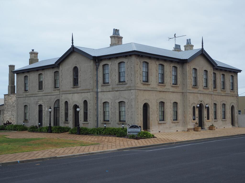 Port Macdonnell SA Perths Hotel