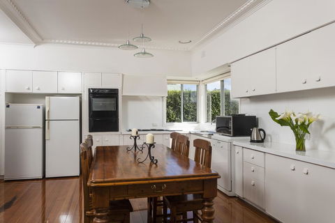The Farm House - Perths Hotel 2