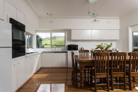 The Farm House - Perths Hotel 0