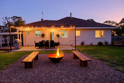 The Farmhouse. - Perths Hotel 0