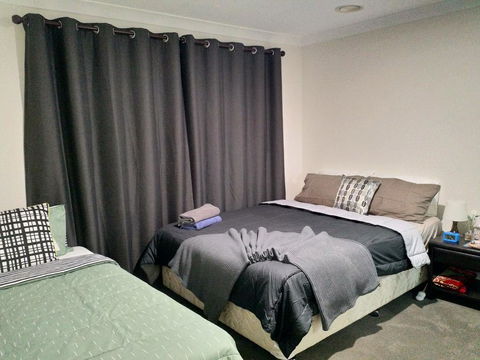 The Fawzi Holiday Home Perth - Perths Hotel 2