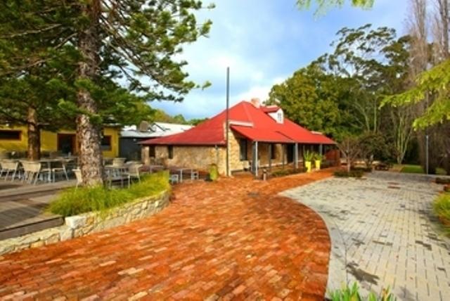 Mahogany Creek WA Perths Hotel