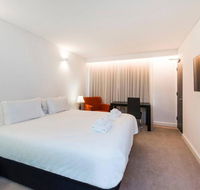 The Nest - Spacious Studio on Newcastle St with Roof Terrace - Perths Hotel