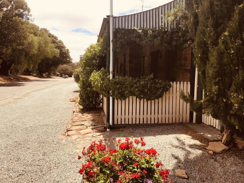 The Olde Devonshire House - Perths Hotel 0