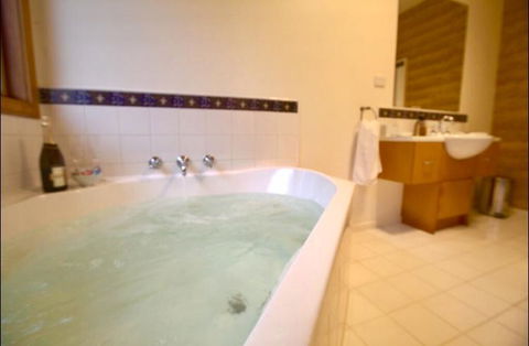 The Orchard Luxury Accommodation - Perths Hotel 2