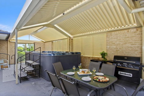 The Orient - Family & Pet Friendly - Huge Spa - Perths Hotel 0