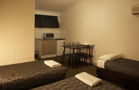 The Plains Motor Inn - Perths Hotel 3