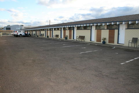 The Plains Motor Inn - Perths Hotel 1