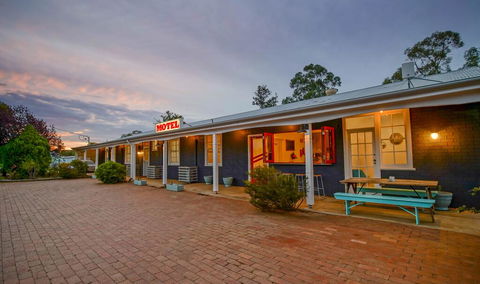 The Platypus Accommodation & Cafe - Perths Hotel 0