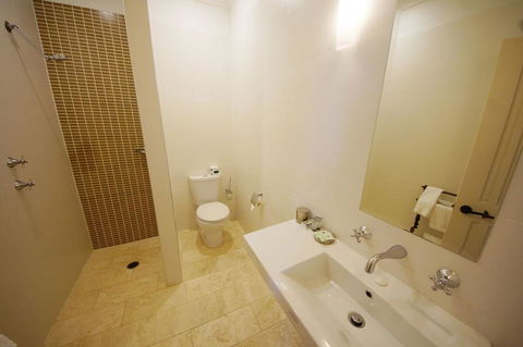 The Playhouse Hotel - Perths Hotel 1