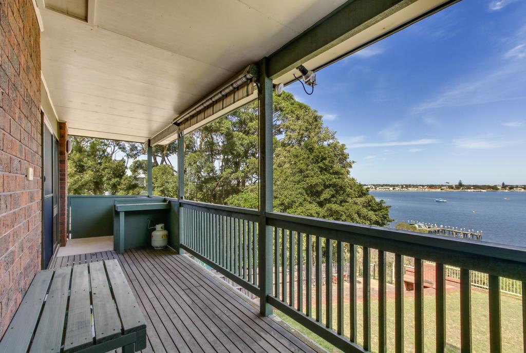 Lake Bunga VIC Perths Hotel