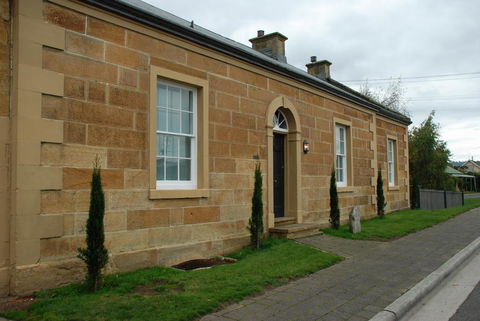 The Red Feather Inn - Perths Hotel 1
