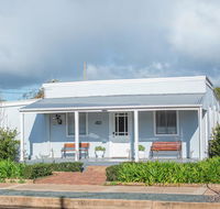 The Rested Guest 3 Bedroom Cottage West Wyalong - Perths Hotel