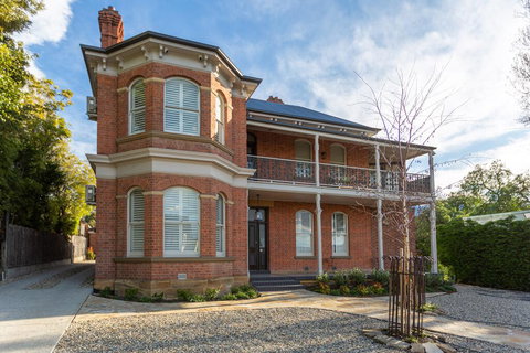 The Rivulet - Perths Hotel 0