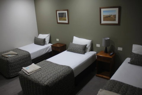 The Saltbush Motor Inn - Perths Hotel 2