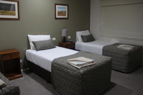 The Saltbush Motor Inn - Perths Hotel 3