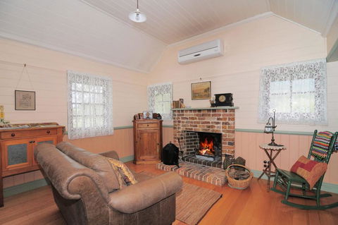 The Settlers Cottage - Kangaroo Valley - Perths Hotel 1