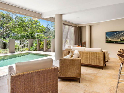 The Stanwell Beach Glass House - Beach & Pool - Perths Hotel 0