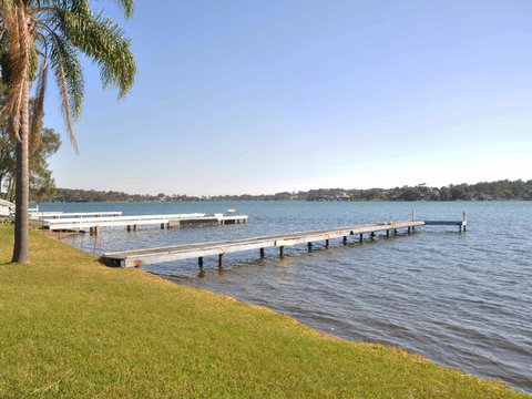 The Studio On The Lake @ Fishing Point, Lake Macquarie - Honestly Put The Line In And Catch Fish - Perths Hotel 0