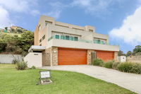 Book Lakes Entrance Accommodation Vacations Perths Hotel Perths Hotel