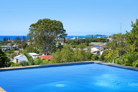 THE VIEW, TUGUN - 4 Bedrooms - Sea Views - Private Heated Pool - Perths Hotel 0