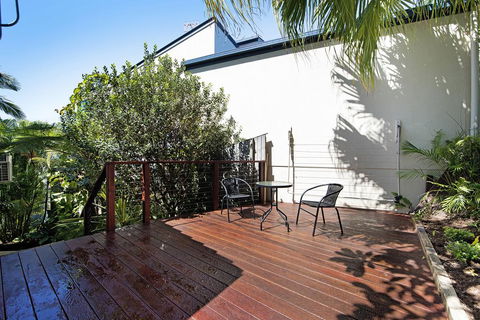 THE VIEW, TUGUN - 4 Bedrooms - Sea Views - Private Heated Pool - Perths Hotel 1